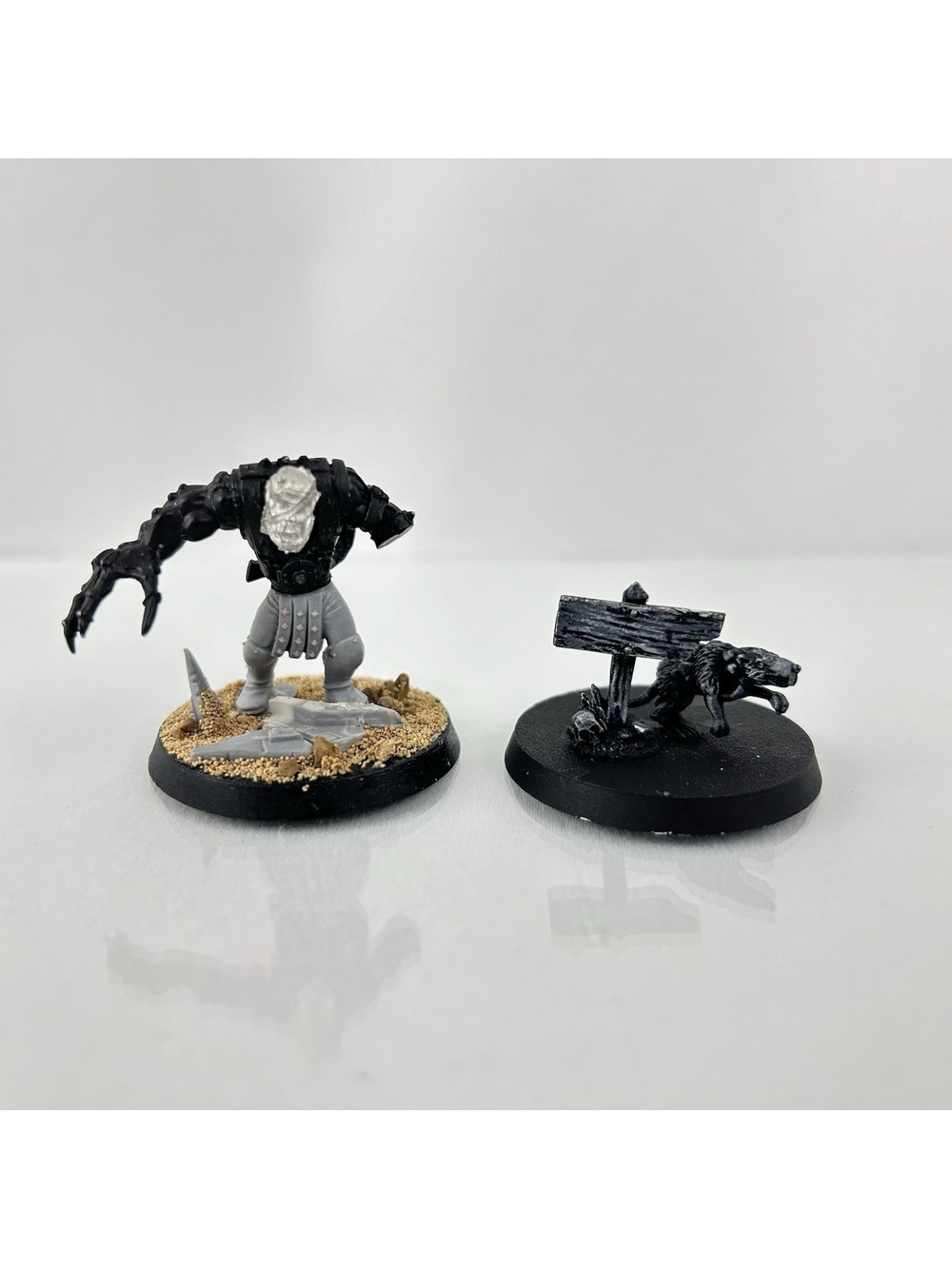 GW Skaven Giant Rat? + Sign Post + Beast Warhammer Metal and Plastic 1999?